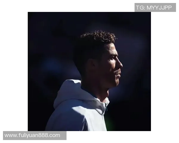 复古球星头像足球艺术设计展现经典传奇球员风采